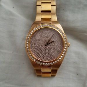 Guess watch gold